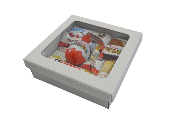 Zestaw prezentowy Kinder box słodyczy na urodziny dla dziecka